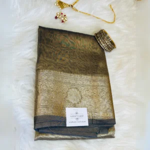 raditional party wear saree silk saree with golden border IMAGE